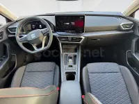 Usado Seat Leon FR 204 CV (150 kW) 2025 Rojo Berlina