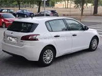 Usado Peugeot 308 Access 100 CV (73 kW) 2016 Blanco Berlina