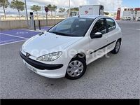 Usado Peugeot 206 70 CV (51 kW) 2004 Blanco Berlina