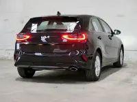 Usado Kia Ceed 120 CV (88 kW) 2023 Negro Utilitario