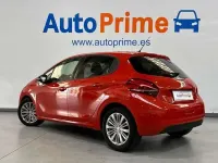 Usado Peugeot 208 Signature Sky 83 CV (61 kW) 2019 Blanco Utilitario