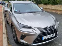 Usado Lexus NX300h Business Edition 197 CV (144 kW) 2019 Gris / plata SUV