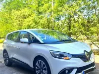 Usado Renault Grand Scénic IV Edition One 110 CV (80 kW) 2017 Blanco Monovolumen