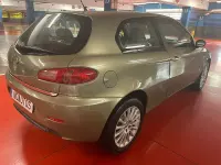 Usado Alfa Romeo 147 Distinctive 105 CV (77 kW) 2005 Beige Utilitario