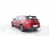 Usado Hyundai i30 110 CV (80 kW) 2022 Rojo Berlina