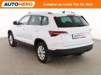 Usado Skoda Karoq Ambition 110 CV (80 kW) 2023 Blanco SUV