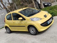 Usado Peugeot 107 68 CV (50 kW) 2006 Amarillo Utilitario