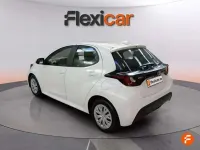 Usado Toyota Yaris Comfort 72 CV (52 kW) 2023 Blanco Utilitario
