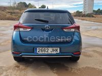 Usado Toyota Auris Hybrid Active 136 CV (100 kW) 2016 Azul Berlina