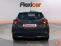 Usado Nissan Micra 92 CV (67 kW) 2022 Gris Utilitario