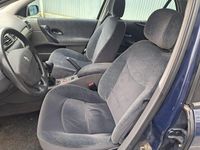 Usado Renault Laguna II Authentique 110 CV (80 kW) 2002 Azul Berlina