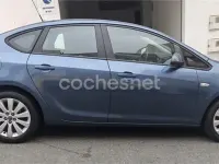 Usado Opel Astra Excellence 140 CV (102 kW) 2013 Azul Berlina