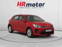 Usado Kia Rio 84 CV (61 kW) 2022 Blanco Utilitario