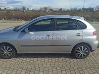 Usado Seat Ibiza 100 CV (73 kW) 2002 Gris / plata Utilitario