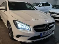 Usado Mercedes CLA220 Shooting Brake Urban 177 CV (130 kW) 2016 Blanco Familiar