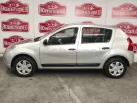 Usado Dacia Sandero 75 CV (55 kW) 2012 Gris / plata Berlina