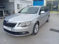 Usado Skoda Superb Ambition 140 CV (102 kW) 2015 Blanco Familiar