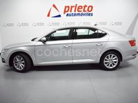 Usado Skoda Superb Ambition 150 CV (110 kW) 2021 Gris / plata Berlina