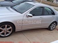 Usado Mercedes C220 Sport Edition 150 HP (110 kW) 2005 Cinzento Sedan