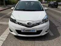 Usado Toyota Yaris Active 99 CV (72 kW) 2014 Blanco Utilitario