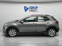 Usado Kia Stonic 100 CV (73 kW) 2025 Gris / plata SUV