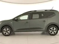 Usado Dacia Jogger Expression 110 CV (80 kW) 2024 Verde Monovolumen