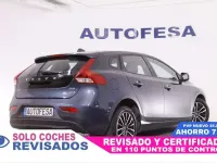 Usado Volvo V40 Momentum 120 CV (88 kW) 2017 Azul Utilitario