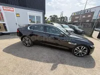 Usado Jaguar XE Prestige 180 CV (132 kW) 2016 Negro Berlina