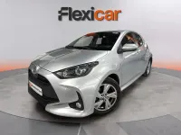 Usado Toyota Yaris Hybrid Active 116 CV (85 kW) 2025 Gris Berlina