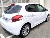 Usado Peugeot 208 Access 82 CV (60 kW) 2017 Blanco Utilitario