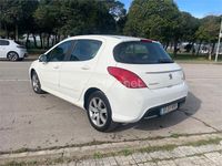 Usado Peugeot 308 Active 120 CV (88 kW) 2013 Blanco Berlina