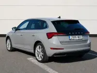 Usado Skoda Scala Style 150 CV (110 kW) 2023 Gris Utilitario