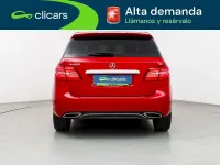 Usado Mercedes B200 156 CV (114 kW) 2018 Rojo Utilitario