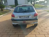 Usado Peugeot 206 70 CV (51 kW) 1998 Gris / plata Utilitario