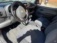 Usado Fiat Doblò Active 105 CV (77 kW) 2010 Gris / plata Monovolumen