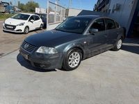 Usado VW Passat Comfortline 130 CV (95 kW) 2003 Gris / plata Berlina