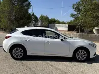 Usado Mazda 3 Luxury 150 CV (110 kW) 2017 Blanco Berlina