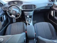 Usado Peugeot 308 SW Active 130 CV (95 kW) 2019 Blanco Familiar