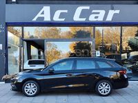 Usado Seat Leon Style 110 CV (80 kW) 2022 Negro Familiar