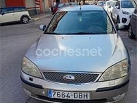 Usado Ford Mondeo Trend 115 CV (84 kW) 2004 Gris / plata Berlina