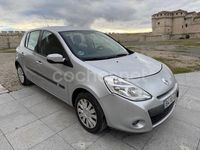 Usado Renault Clio II Authentique 86 CV (63 kW) 2010 Gris / plata Berlina