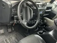 Usado Land Rover Defender SE 122 CV (89 kW) 2010 Negro Familiar