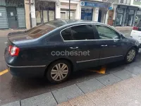 Usado VW Passat Trendline 140 CV (102 kW) 2007 Azul Berlina