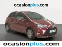 Usado Toyota Yaris Active 100 CV (73 kW) 2018 Rojo Utilitario