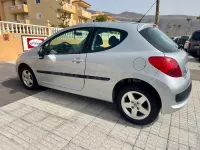 Usado Peugeot 207 90 CV (66 kW) 2007 Gris / plata Berlina