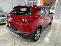 Usado Kia Stonic 100 CV (73 kW) 2022 Rojo SUV