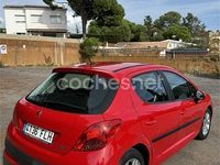 Usado Peugeot 207 90 CV (66 kW) 2007 Rojo Berlina