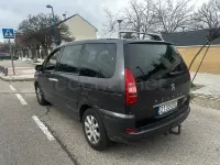 Usado Peugeot 807 130 CV (95 kW) 2005 Gris / plata Monovolumen