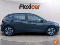 Usado Hyundai i20 84 CV (61 kW) 2024 Gris Utilitario