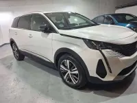 Usado Peugeot 5008 Allure 131 CV (96 kW) 2022 Blanco SUV